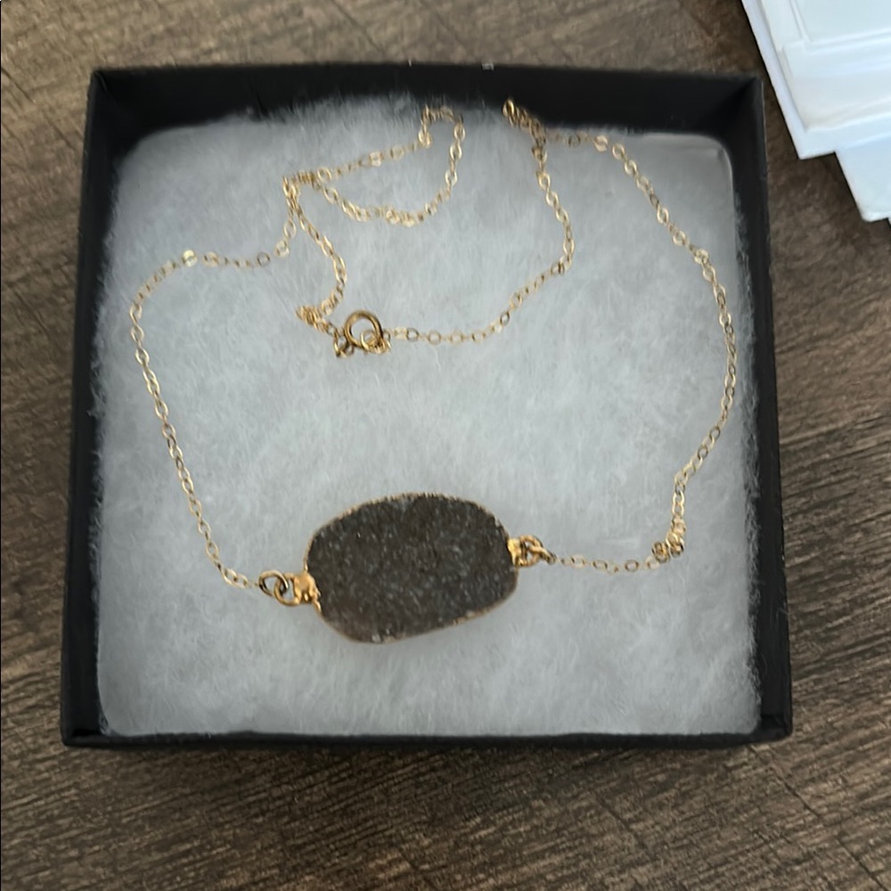 Elegant Gold and Grey Stone Necklace